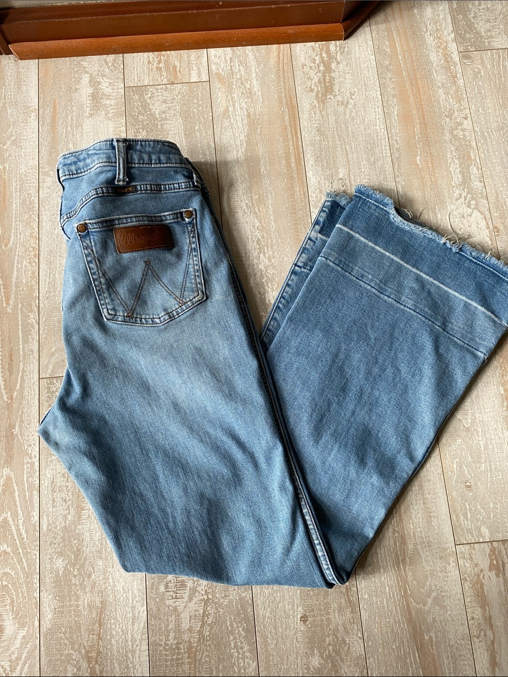 Wrangler high rise flare jeans size 30/32